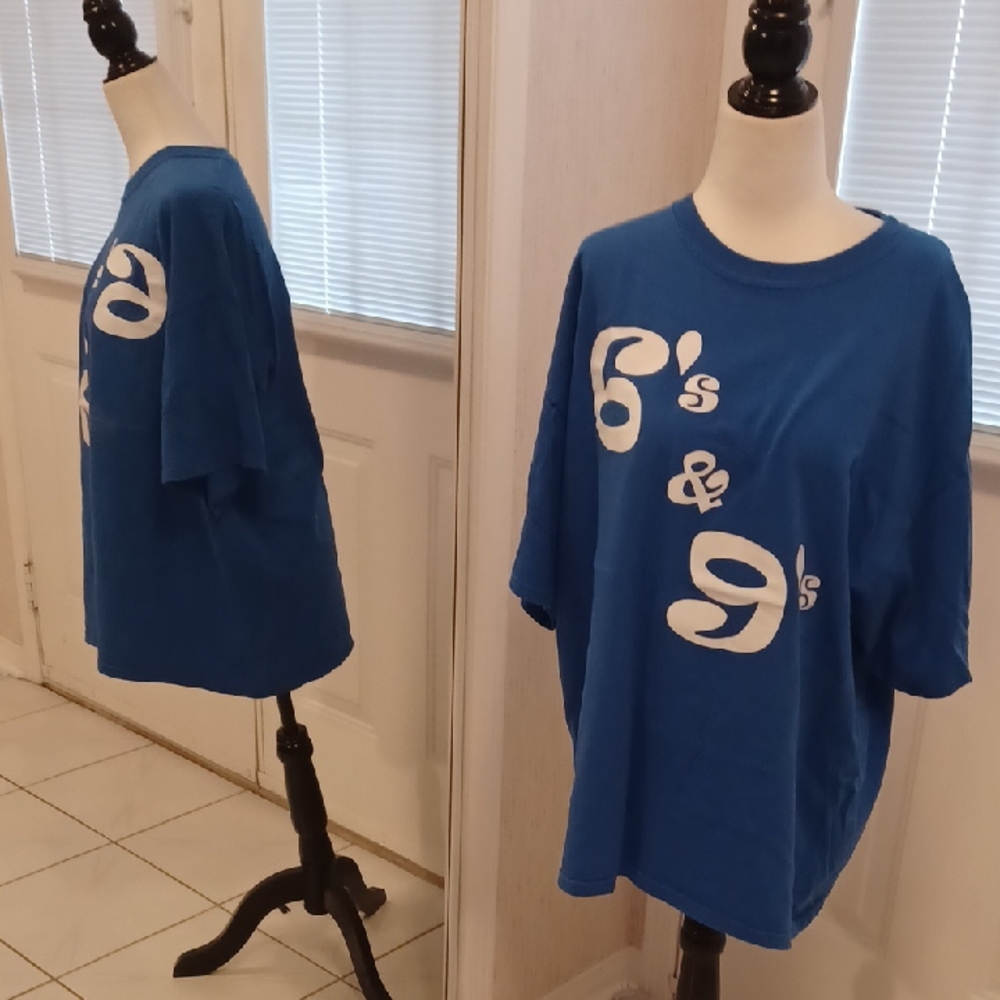 4/$40 Blue Graphic Cotton T-Shirt - Size XL